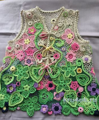 A bolero for a girl by crochet (Irish lace)