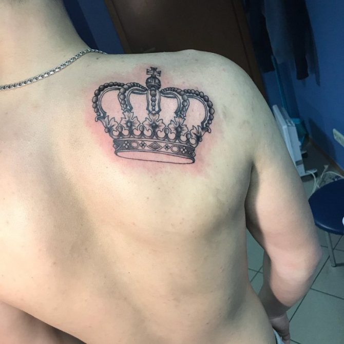 what does the crown tattoo mean