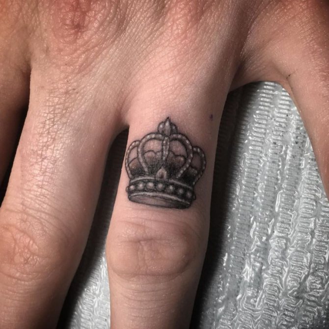 what the crown tattoo means