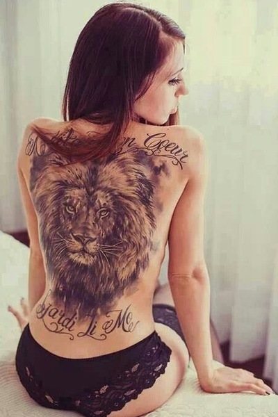 Spectacular full back lion tattoo