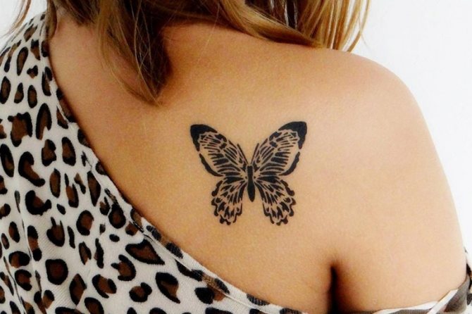 Images with a henna butterfly