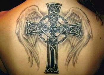 Tatuaggio della croce del cerchio celtico (solare)
