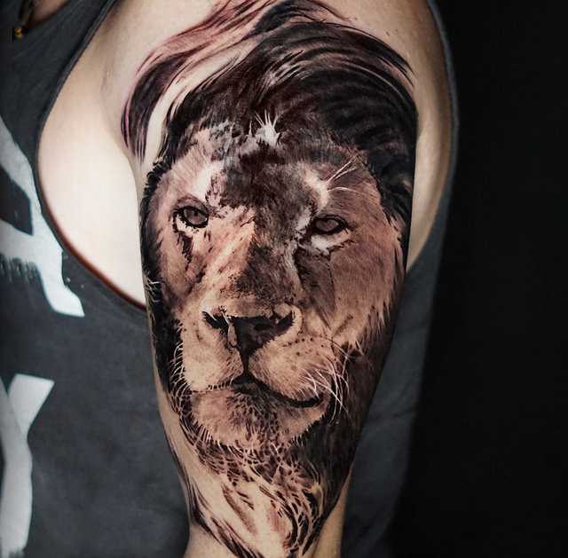 lion tattoo shoulder