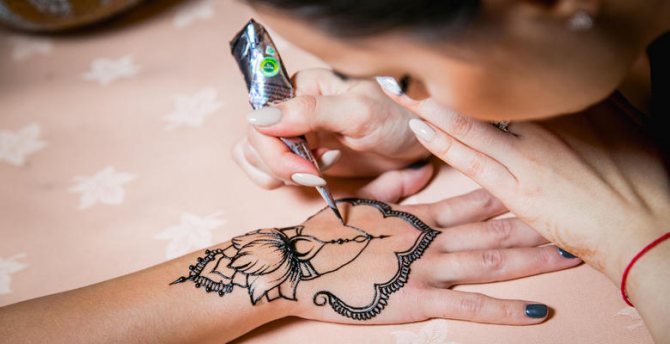 Mehendi for beginners: advices, photos and video