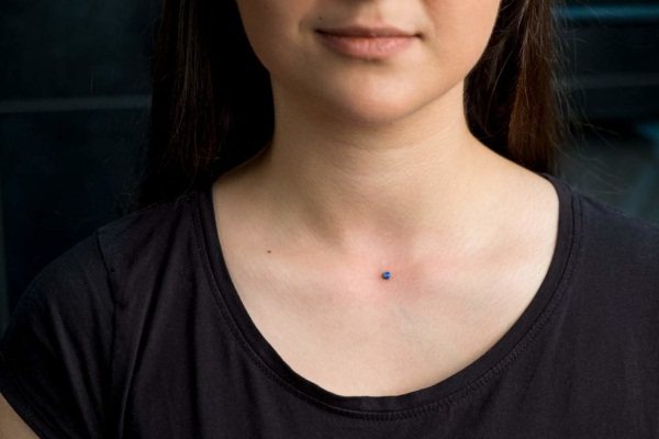Microdermal on the neck, face, hand, chest, collarbone, lower back. What is it, the photo of piercings. How to make and fasten