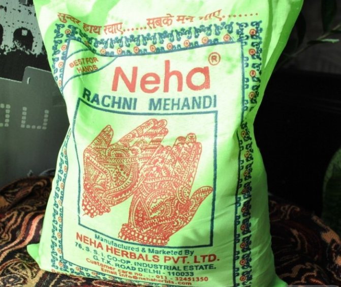 You can buy this kind of powder for mehendi