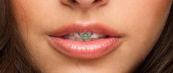 Smile Piercing at Home