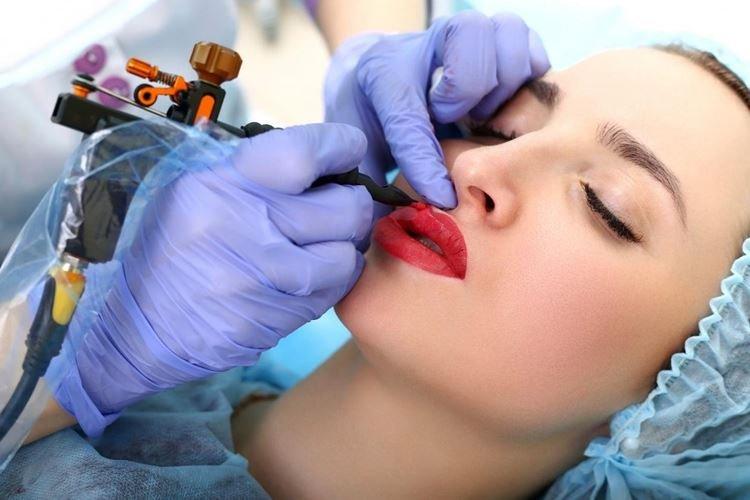 Contraindications to permanent makeup lips
