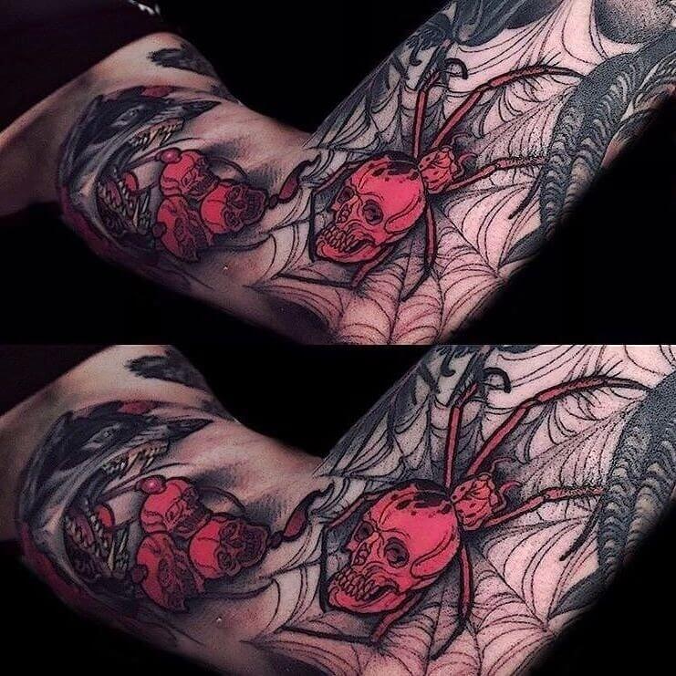 Sleeves with a red spider