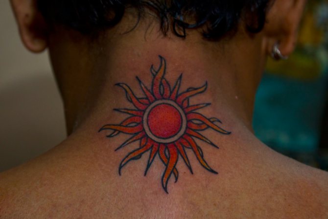 Un tatuaggio del sole è un buon segno, anche in prigione.