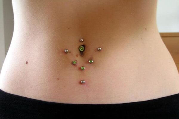 The cost of belly button piercing in Moscow