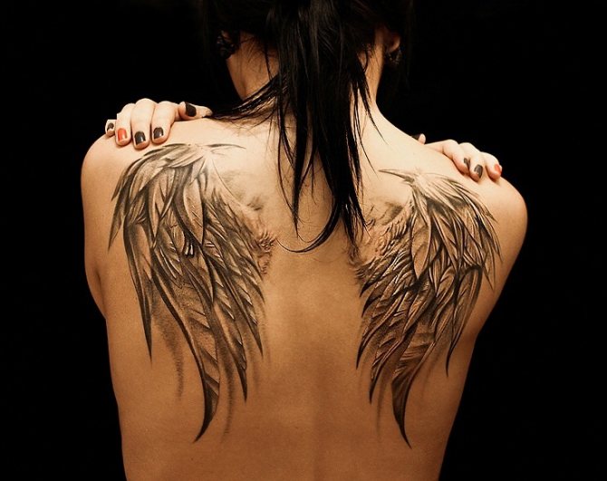 Also tattoo can occupy the shoulder blades completely