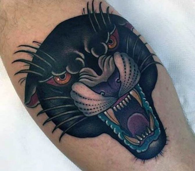pantera neagră tatuaj vechi skool pe tibie