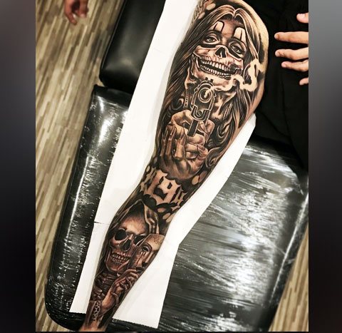 Tattoo Chicano on the whole leg