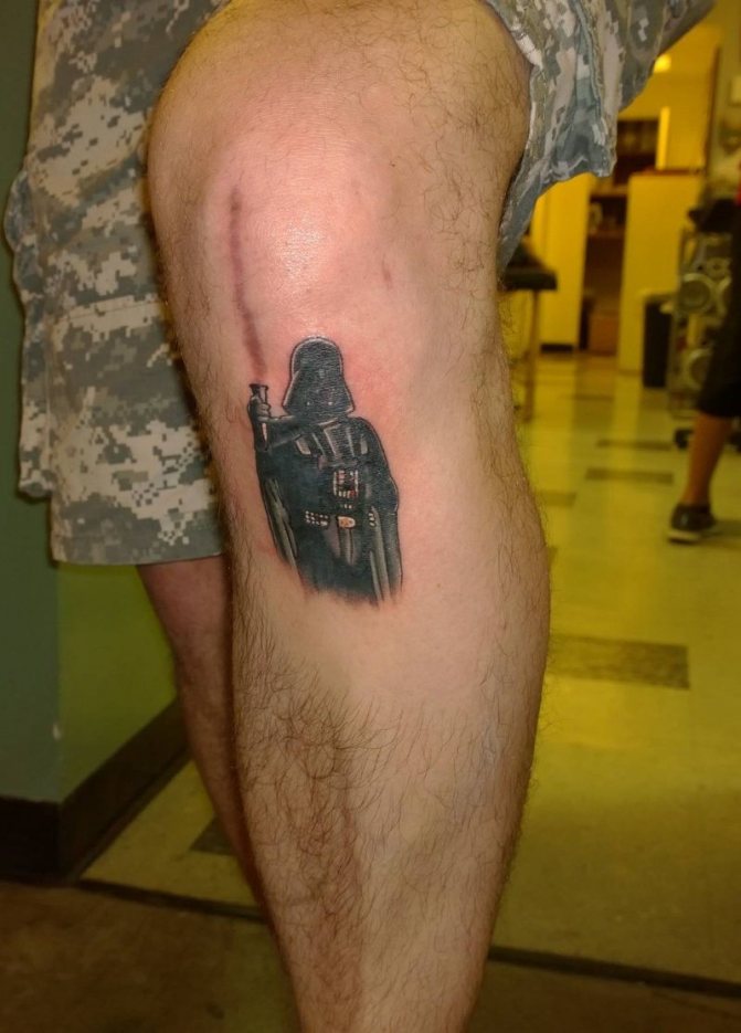 Tattoo standard vader on knee