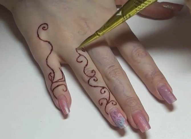 henna tattoo