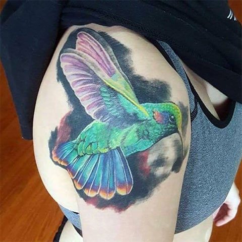 Hummingbird tattoo on the shoulder - photo