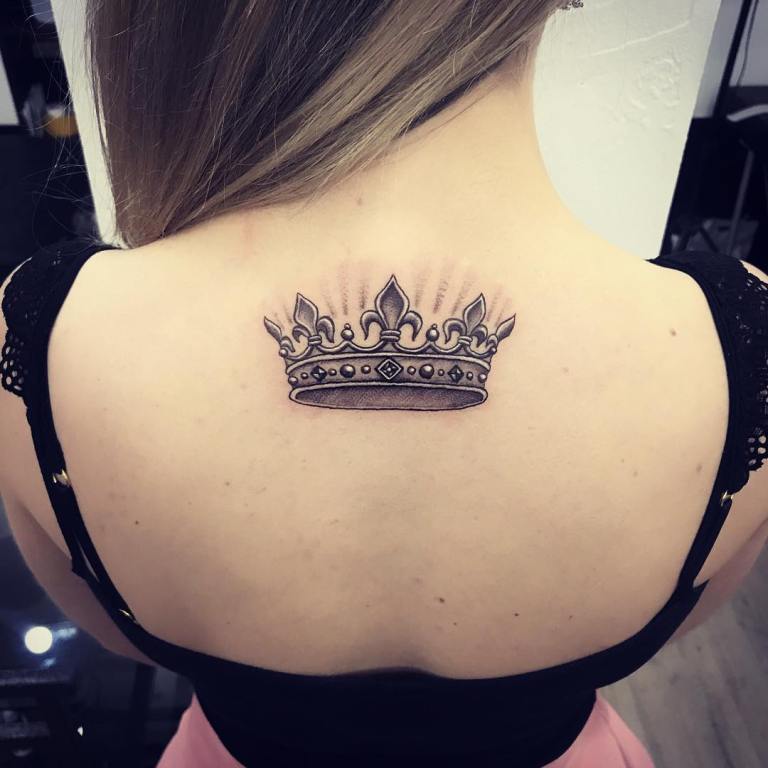 Tattoo meaning of crown for girls