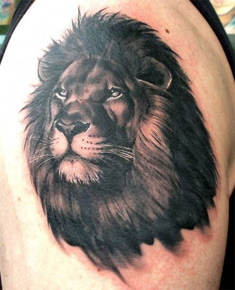 Tattoo lion on hand for men - photo