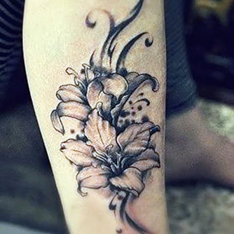 Tattoo of a lily on a caviar