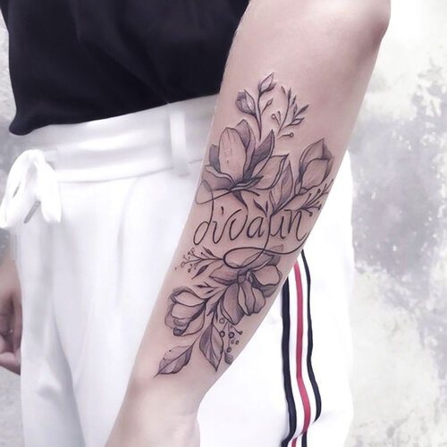 Tattoo in the Greek language with translation. Pictures, phrases