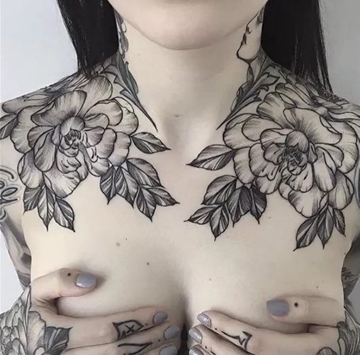 Tattoo on the chest in girls. Photos, inscriptions, sketches