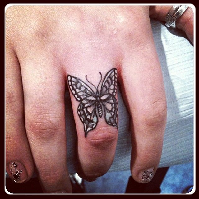 Tattoos on fingers for girls. Inscriptions, designs and their meaning of small tattoos