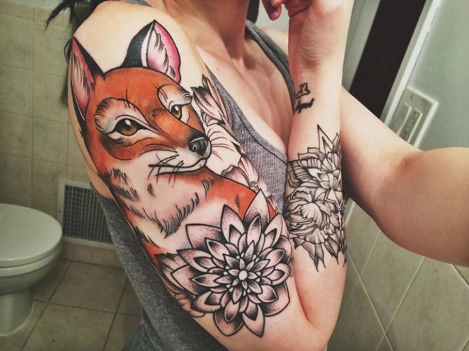Tattoo fox faerie on hand