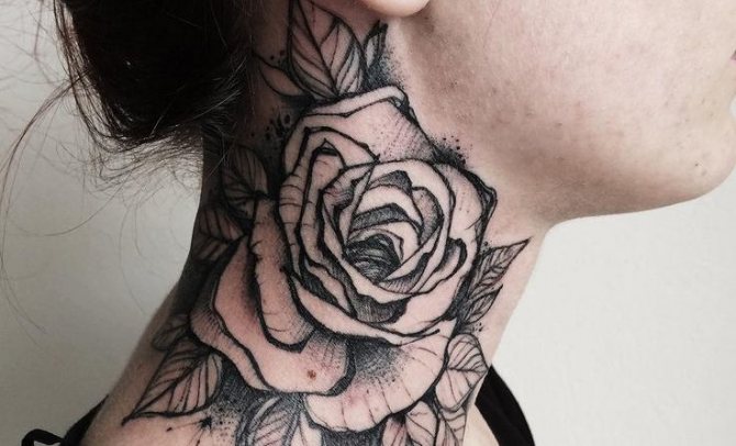 Tattoo on the back of the neck for girls