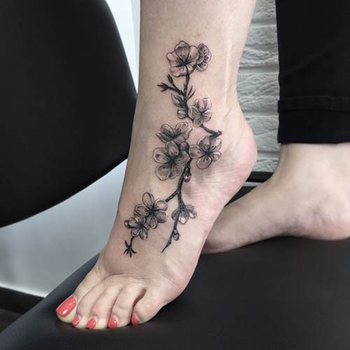 Tattoo on the foot for girls. Sketches, photos