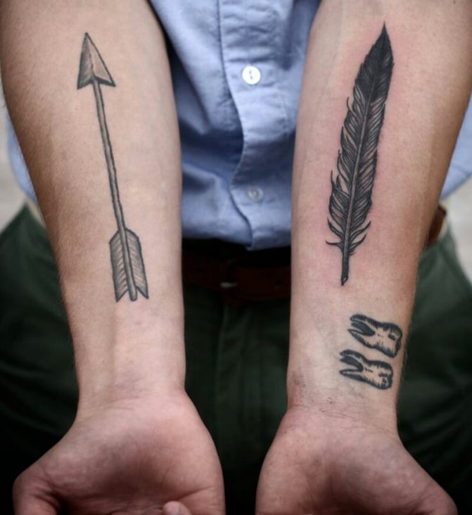 Tatuaggio di una piuma - Tatuaggio di una piuma - Tatuaggio di una piuma - Tatuaggio di una piuma