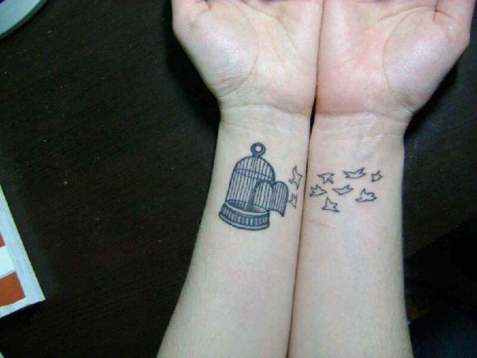 Bird tattoo - Bird tattoo on wrist - Bird tattoo on wrist