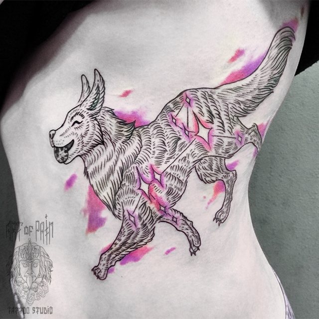 Tattoo a dog on a girl's ribs