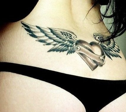 Heart tattoo perfectly fits in the waist area