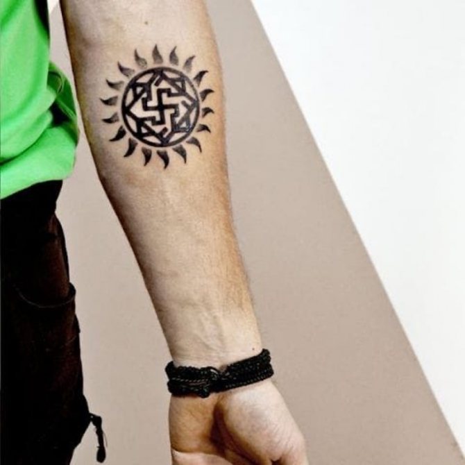 tattoo Valkyrie amulet