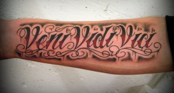 Tattoo Veni, vidi, vici (I came, I saw, I conquered!). Sketch, translation, meaning.