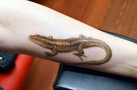 Tattoo Lizard on hand