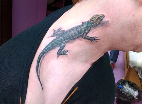 Tattoo Lizard on neck