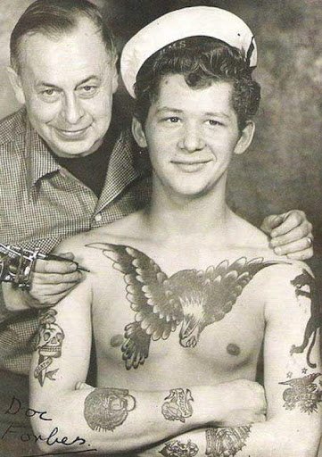 Ragazzo tatuato anni '50
