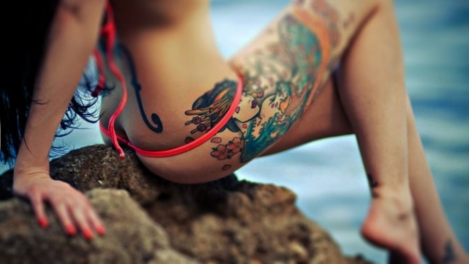Tattoos for girls on the foot. Photo beautiful patterns, small inscriptions, meaning