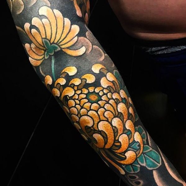 Japanese chrysanthemum as a tattoo