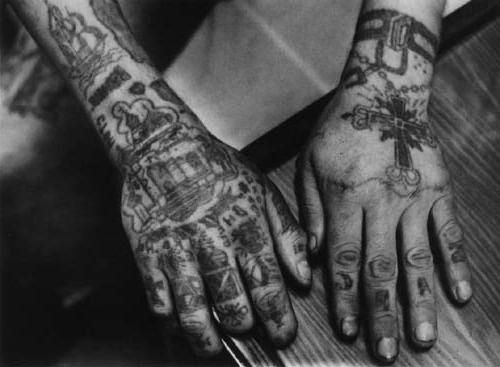 meaning of prison tattoos on fingers